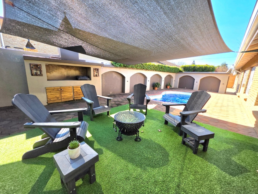 5 Bedroom Property for Sale in La Provance Free State